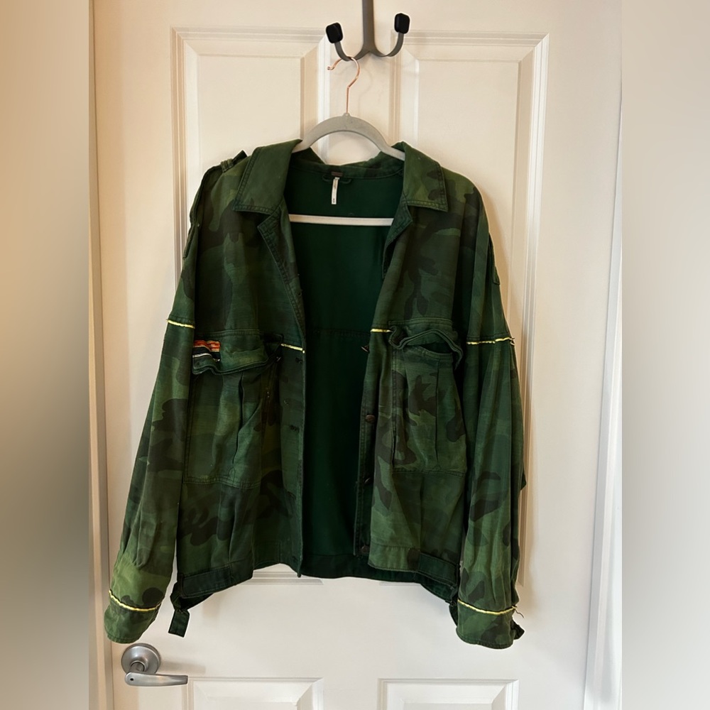 Free people slouchy military jacket camo size medium